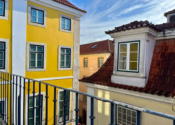 3 Bedroom, 2,5 Bathroom - Bairro Alto Lisbona