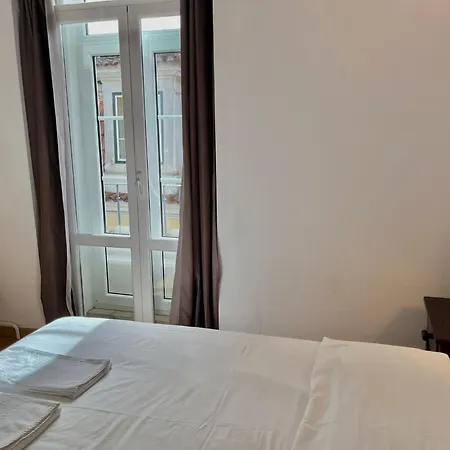 3 Bedroom, 2,5 Bathroom - Bairro Alto Apartmán *