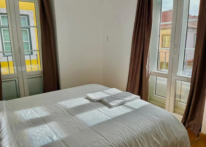 3 Bedroom, 2,5 Bathroom - Bairro Alto Apartament Lizbona
